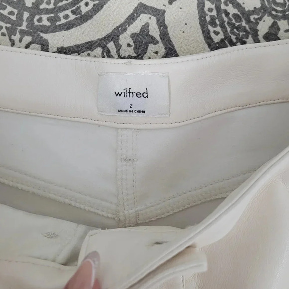 Aritzia Wilfred The Melina Birch High Rise Faux Leather Cropped Pant - Picture 9 of 16